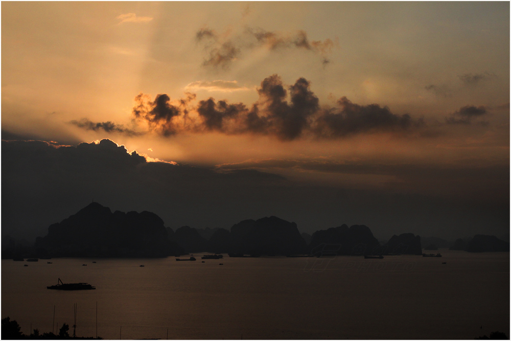 晨曦中的港湾x.jpg