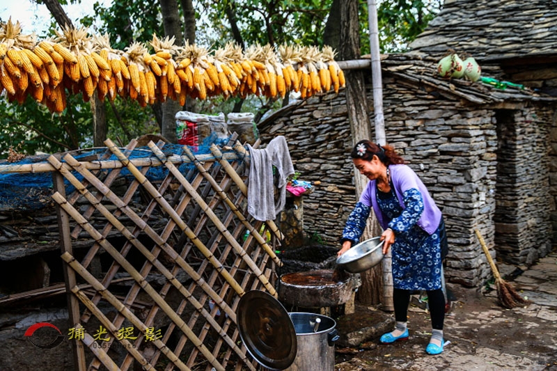 高红玉 石屋农家0.JPG