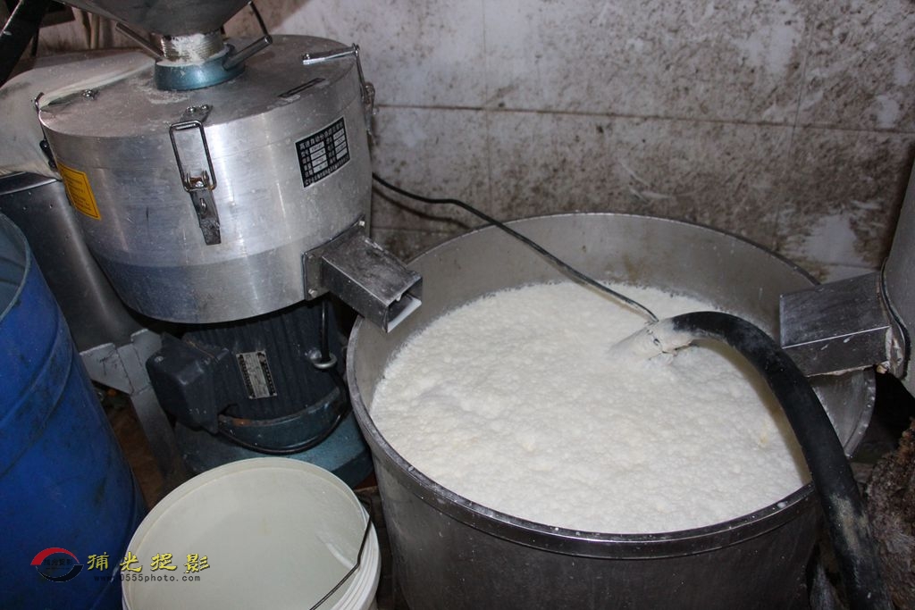 2、泡豆磨浆 (5)_副本.jpg