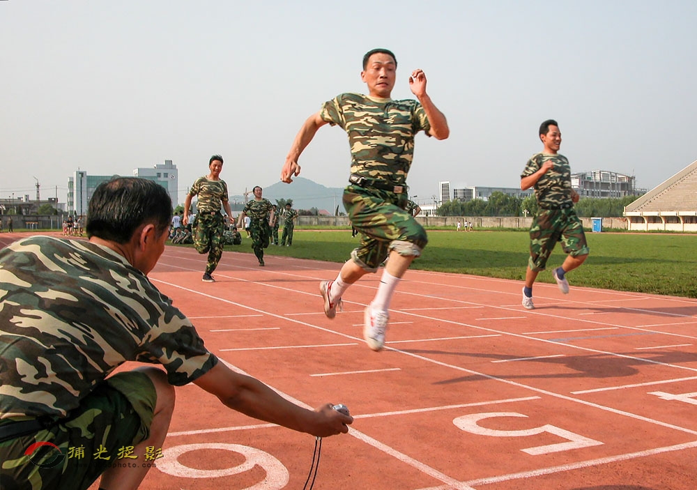 冲刺（钱炜）.JPG