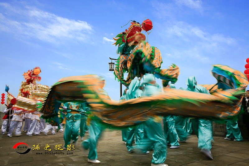 《龙腾庆新年》作者：尹秀忠.jpg