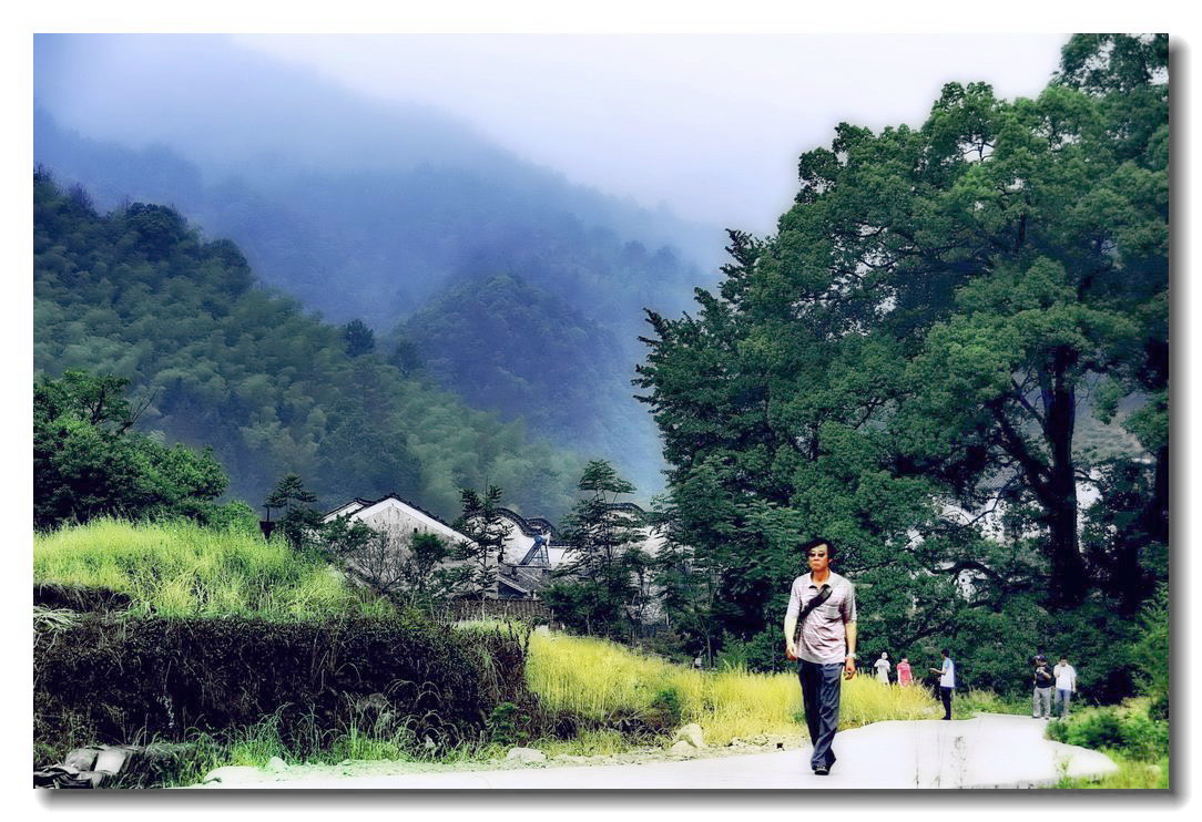 走出山村1344_副本xx.jpg